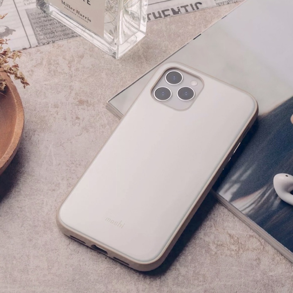 iPhone 12 Pro Max - Phone case.